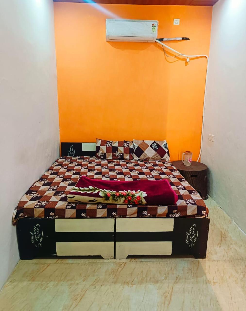 Jay Shree Radhey Home Stay Mathura Extérieur photo