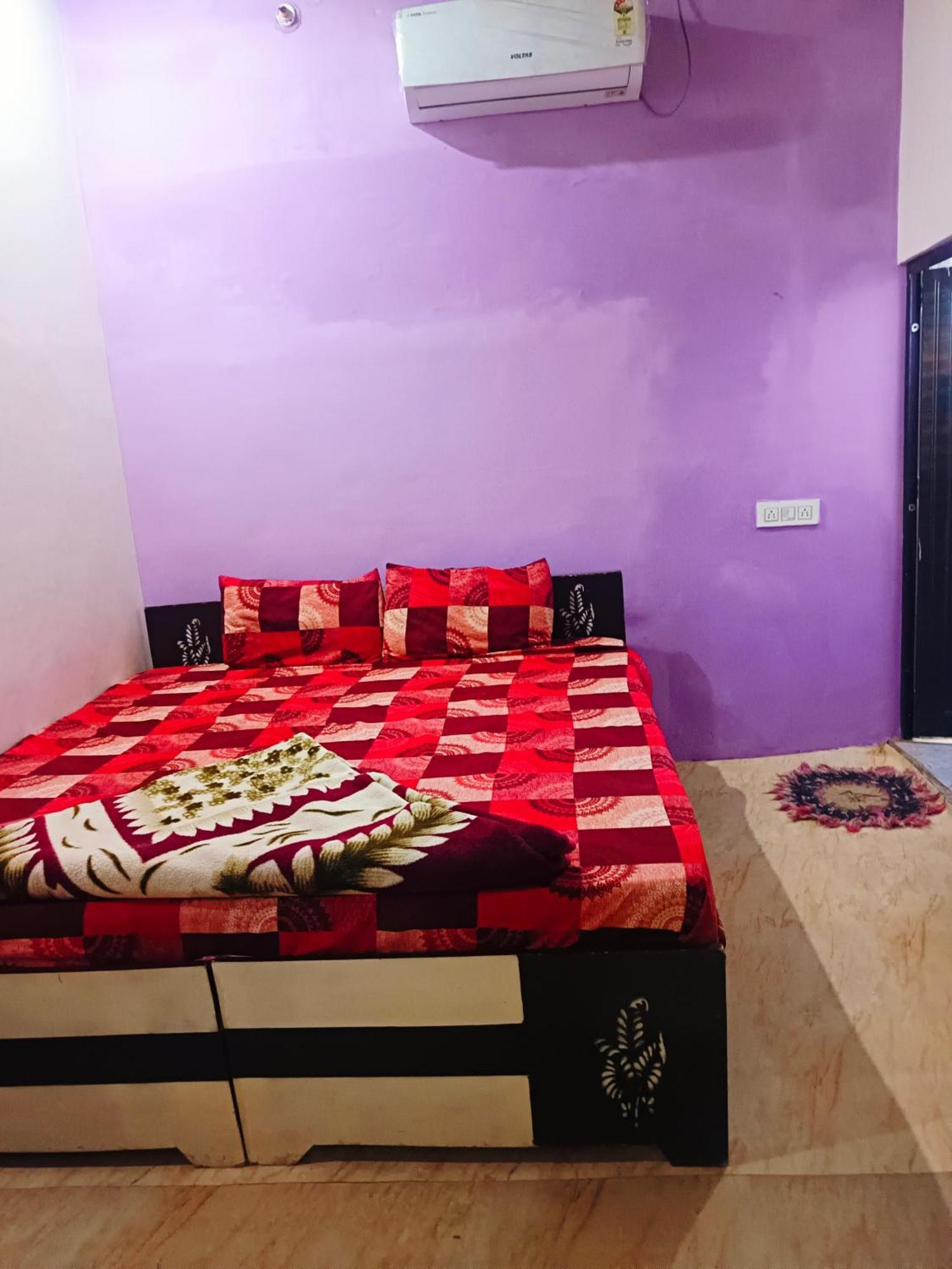 Jay Shree Radhey Home Stay Mathura Extérieur photo