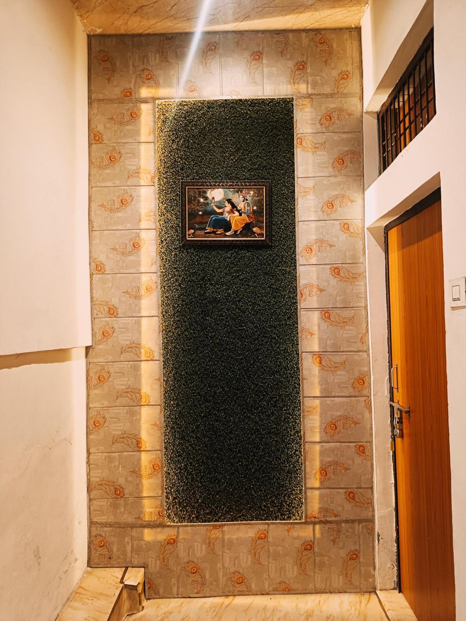 Jay Shree Radhey Home Stay Mathura Extérieur photo